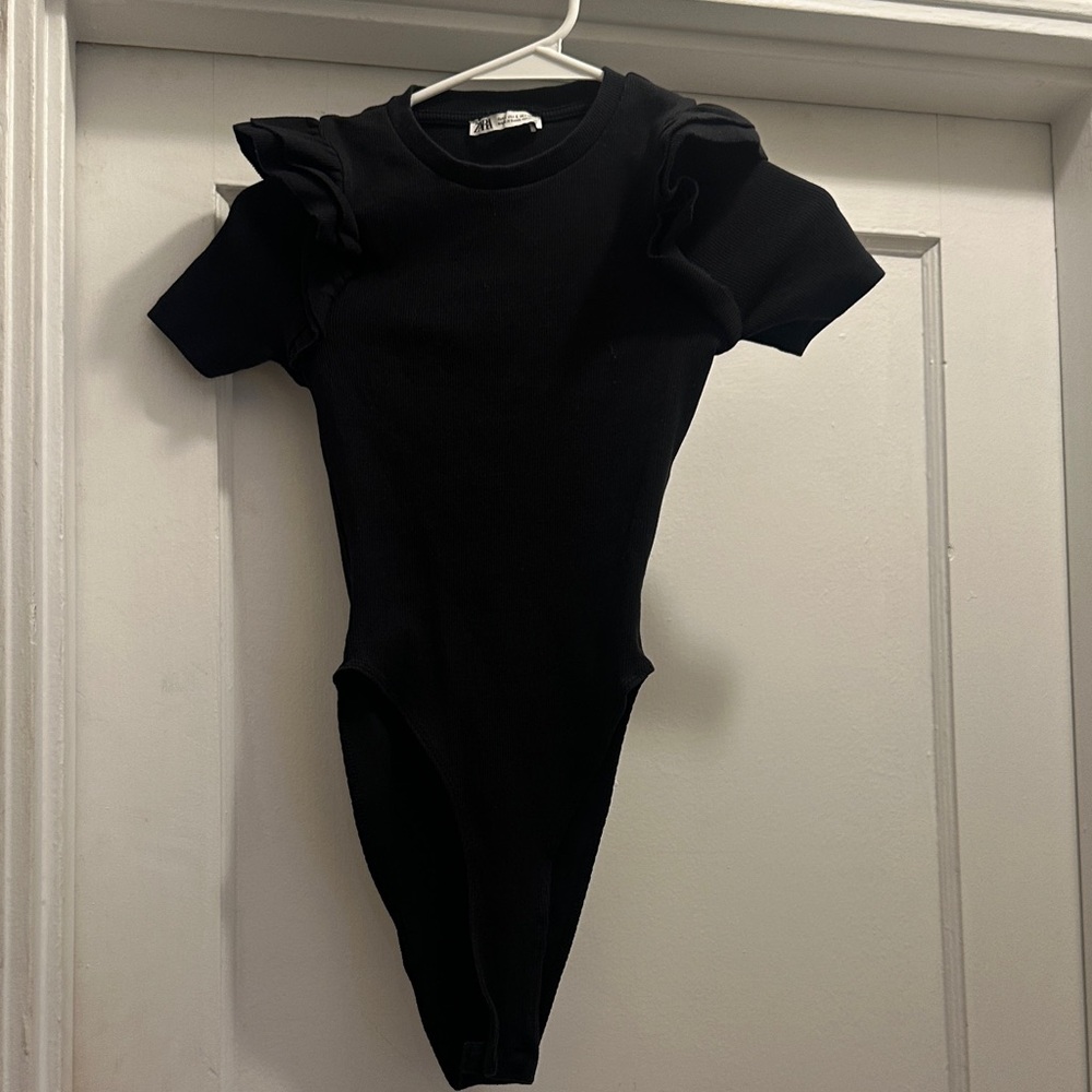 Express Elegant Black Ruffle Sleeve Bodysuit - Preloved